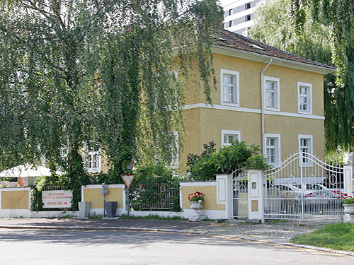 ehemaliges Bundesstrombauamt Verwaltungsgebäude