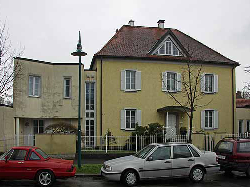 Mehrfamilienhaus