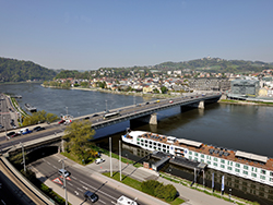 Foto der heutigen Nibelungenbrücke