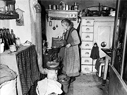 Foto: Archiv der Stadt Linz Foto einer Einzimmer-Wohnung