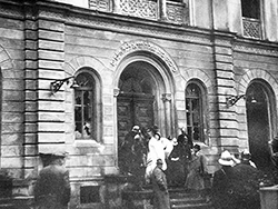 Foto: Archiv der Stadt Linz Foto des Brandes der Synagoge 1938