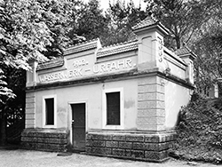 Foto: Archiv der Stadt Linz Aufnahme des Wasserwerks Urfahr in der Zwischenkriegszeit