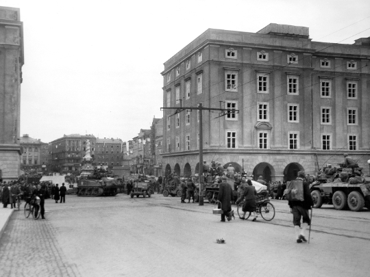 Einmarsch der Amerikaner am Hauptplatz