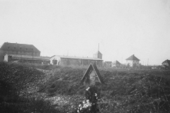 Foto: Archiv der Stadt Linz Grabkreuz für Gisela Tschofenig bei Areal des