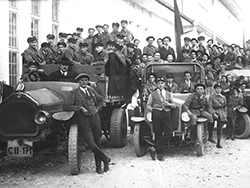 Linzer Jungordner auf Besuch bei ihren Genossen in Steyrermühl 1926