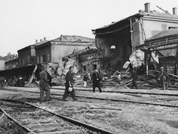 Zerstörung des Linzer Hauptbahnhofes