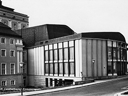 Foto: Archiv der Stadt Linz Die Linzer Kammerspiele um 1960