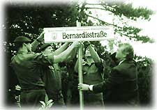 Straßenbenennung nach Oberstleutnant Robert Bernardis