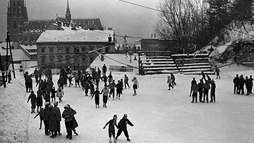 Foto: Archiv der Stadt Linz Eislaufplatz am Limonikeller