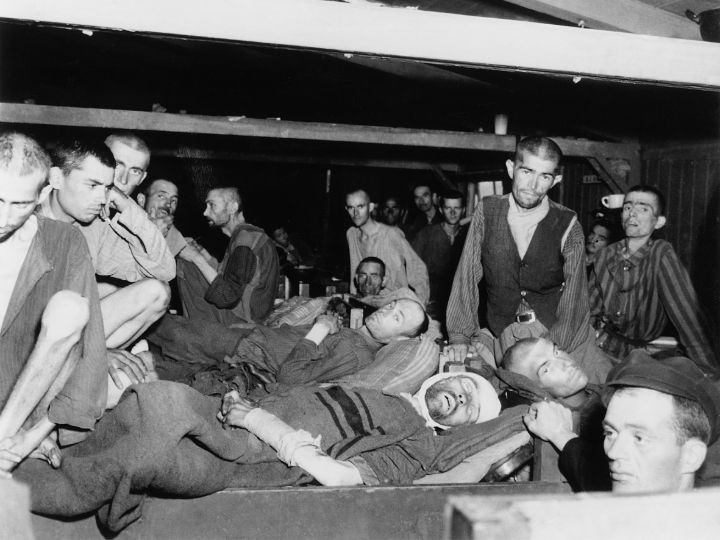 Foto: US Holocaust Memorial Museum KZ_Haeftlinge_im_Evakuierungslazarett_Foto_US_Holocaust_Memorial_Museum_720x540