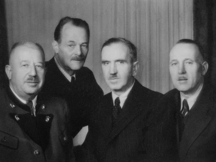 Foto: Archiv der Stadt Linz 1_1945_1946_Mitglieder_Magistratspraesidium_Foto_Archiv_der_Stadt_Linz_slider_1