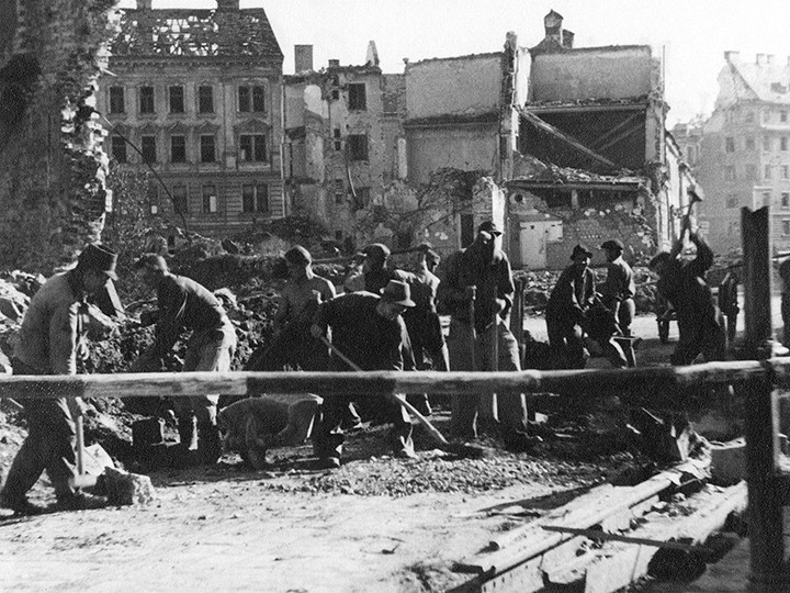 Foto: Archiv der Stadt Linz 1_Wiederaufbau_Stockhofstrasse_Foto_Archiv_der_Stadt_Linz