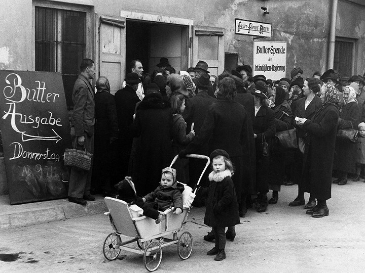 Foto: Archiv der Stadt Linz 3_1946_Butterspende_Foto_Archiv_der_Stadt_Linz