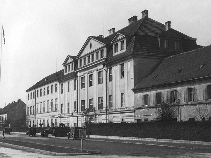Foto: Archiv der Stadt Linz 10_1947.01_Amerikanisches_Hospital_Frauenklinik_Foto_Archiv_der_Stadt_Linz_1