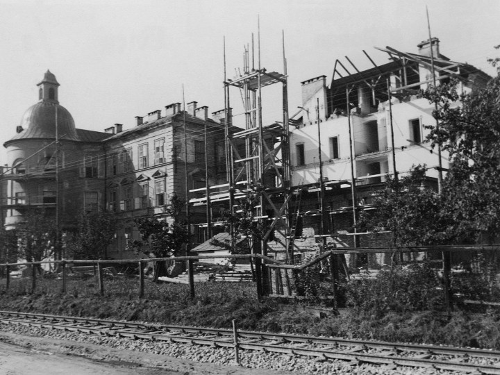 Foto: Archiv der Stadt Linz 11_Wiederaufbau_1946_AKH_Foto_Archiv_der_Stadt_Linz_slider