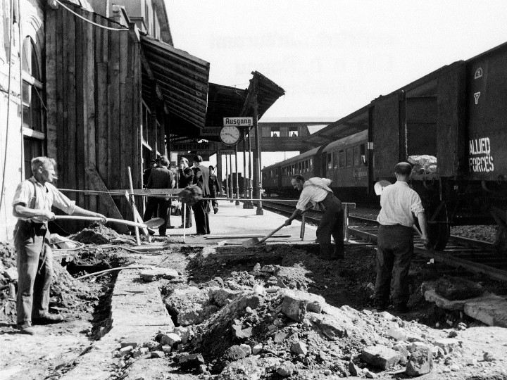 Foto: Archiv der Stadt Linz 12_Wiederaufbau_1946_Hauptbahnhof_Foto_Archiv_der_Stadt_Linz_slider